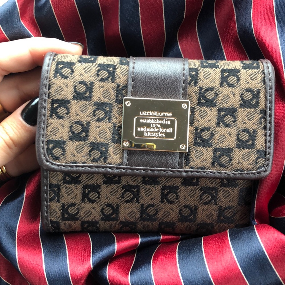 Liz Claiborne wallet